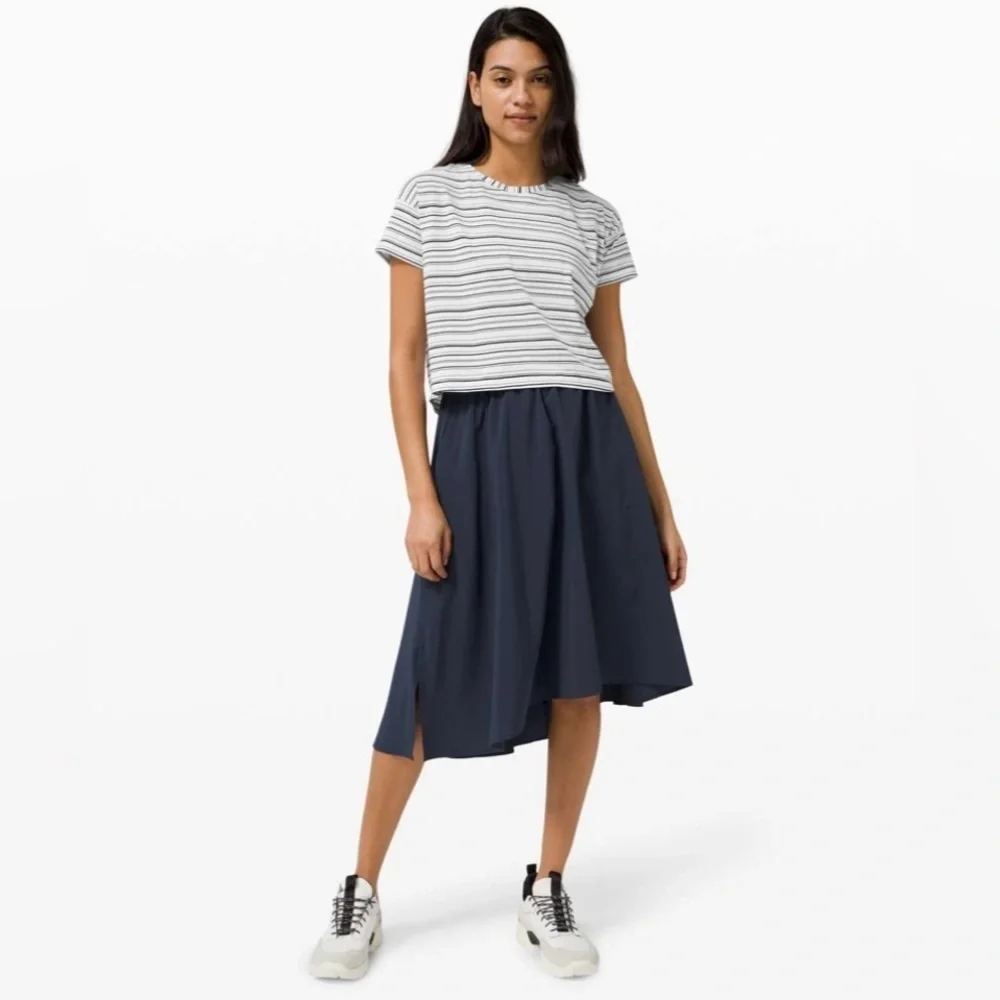 Lululemon Cates Tee in Cut Back Stripe White Black